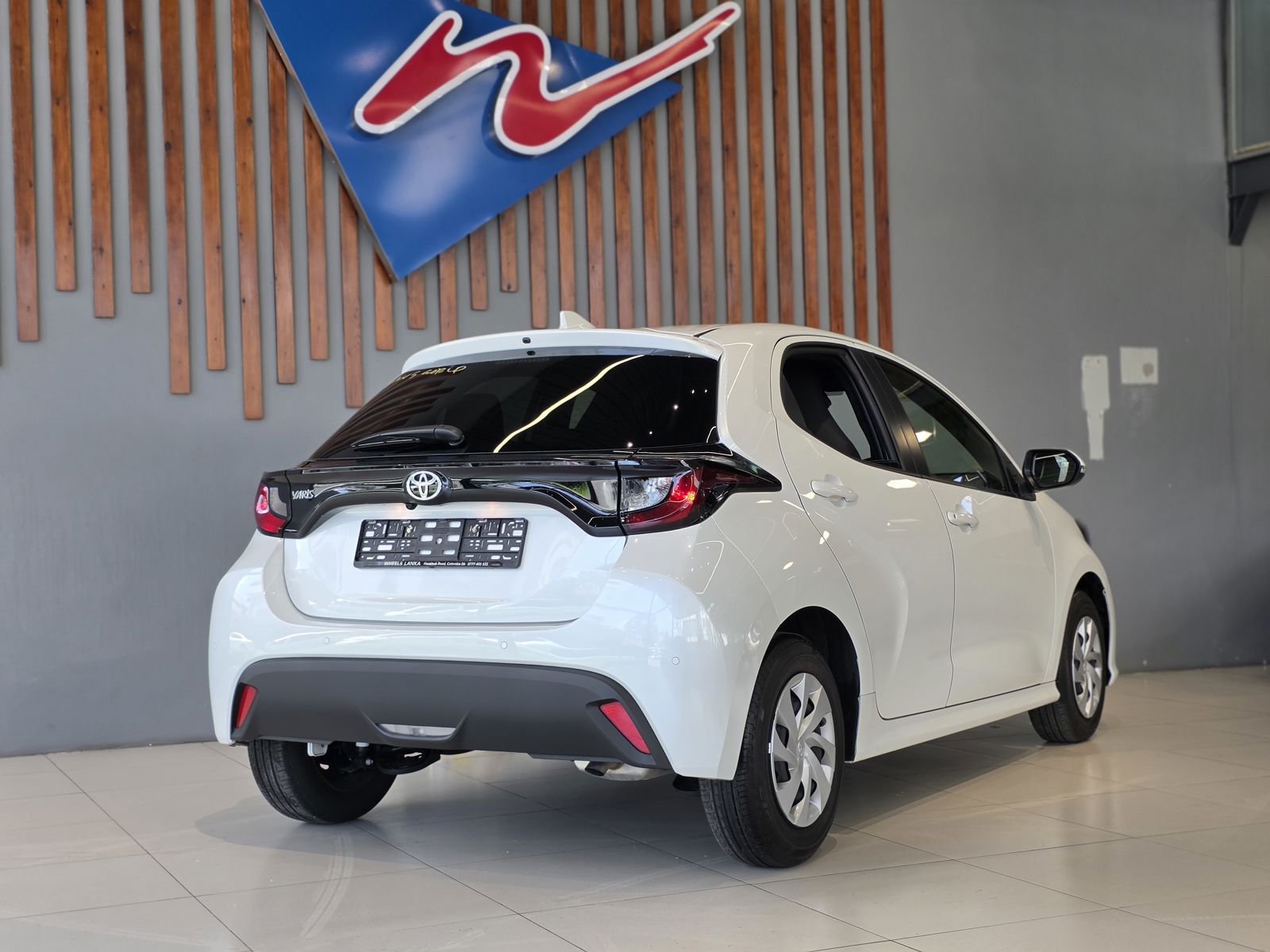 2024 Toyota Yaris X — photo 11
